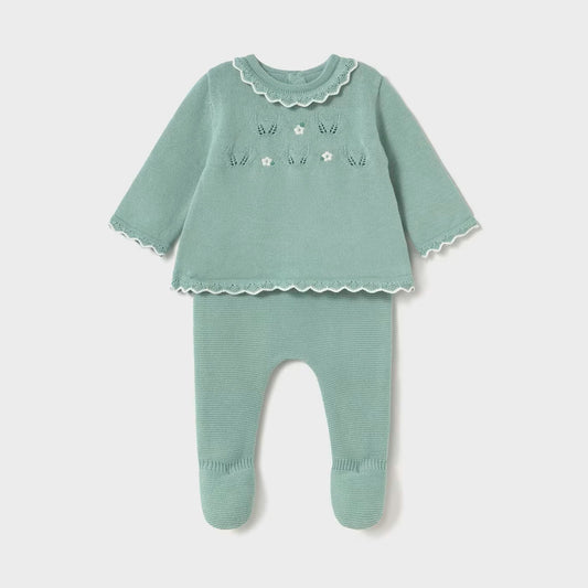Conjunto tejido verde eucalipto para bebé recién nacida, buzo tejido con detalles bordados, pantalón con pies cerrados - Mayoral