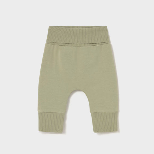 Conjunto 3 piezas con buzo, camiseta manga larga y pantalón, cuello con capucha, cierre con botones en la parte delantera, diseño unisex de gran versatilidad por la neutralidad de sus tonos y su forma - Mayoral