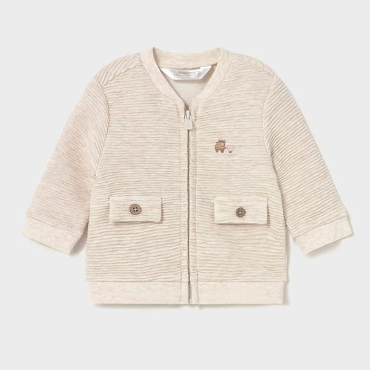 Conjunto 3pz color beige diseño bordado para recién nacido, set por una sudadera, un pantalón largo y camiseta a juego, cierre central delantero con cremallera, botón a presión en el cuello para facilitar la puesta - Mayoral