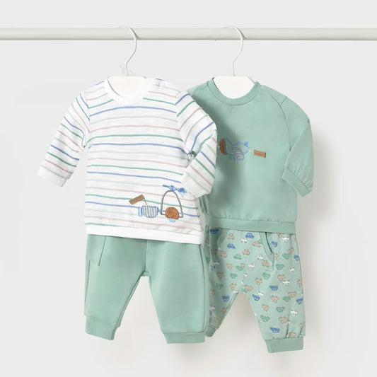Conjunto 2pz buzo y pantalón diseño vehículos, set de un buzo y un pantalón largo, diseño estampado de carritos, tela suave y cálida - Mayoral