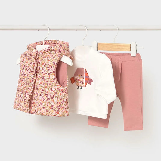 Conjunto de 3pz con chaleco estampado para bebé, cuello redondo, cierre con botones en el cuello para facilitar el ajuste, con capucha, cierre central delantero con cremallera, modelo con forro interior, pantalón con cinturilla elástica - Mayoral