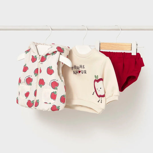 Conjunto 3pz con chaleco estampado de manzanitas, sudadera de manga larga, cierre con botones, chaleco sin mangas con capucha, cierre delantero con cremallera, forro interior enguatado de gran ligereza para un mejor aislamiento térmico - Mayoral