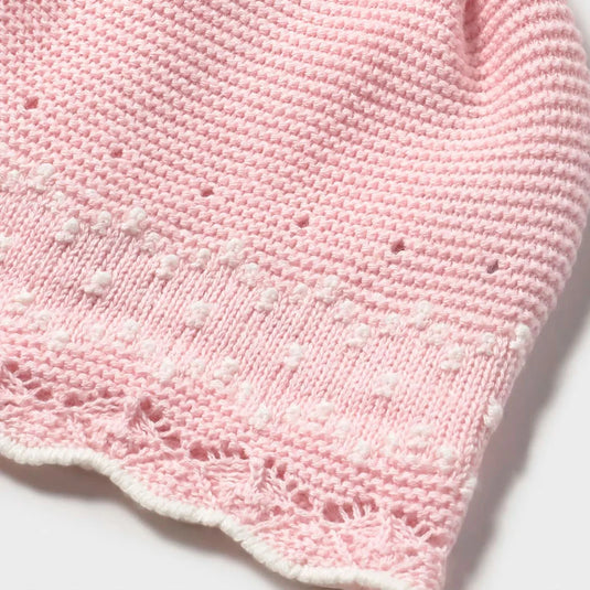 Conjunto tejido de 3pz con gorro para recién nacida, buzo con manga larga, cierre con botones en la espalda para facilitar la puesta, pantalón con pies tipo polaina, cinturilla elástica - Mayoral