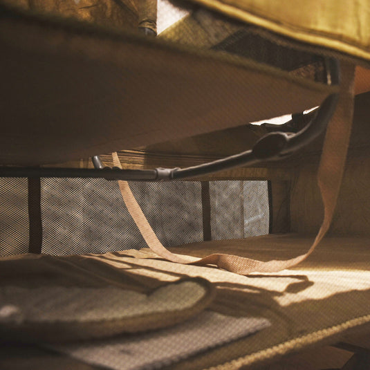 Corral colecho con cambiador y moisés, sistema plegable con bolsa viajera, con ruedas traseras para fácil movimiento, cambiador ajustable a la estructura, con mosquitero retirable - Kidilo