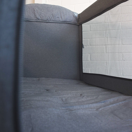 Corral colecho con mosquitero y cambiador, con sistema de plegado, mallas laterales, cambiador ajustable a la estructura, con móvil de peluches - Kidilo