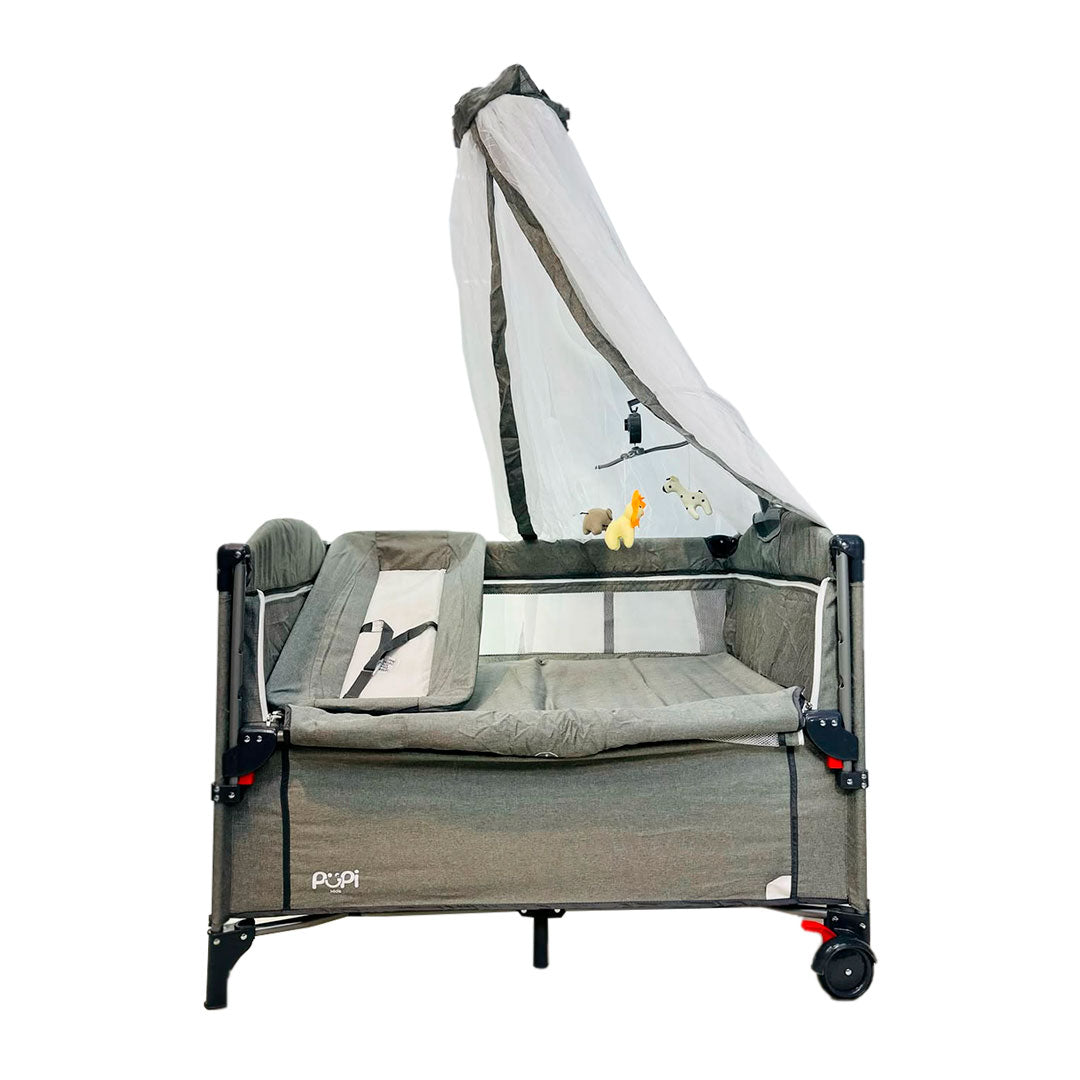 Corral colecho con mosquitero y cambiador, incluye móviles colgantes para el bebé, bloqueo de ruedas, hecho en material resistente, con mallas que ayudan al flujo de aire - PupiKids
