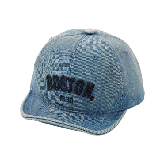 Gorra Boston 1630 estilo denim para bebé, con visera para el sol, detalle bordado de Boston, con correa trasera ajustable, diseño casual ideal para el día a día