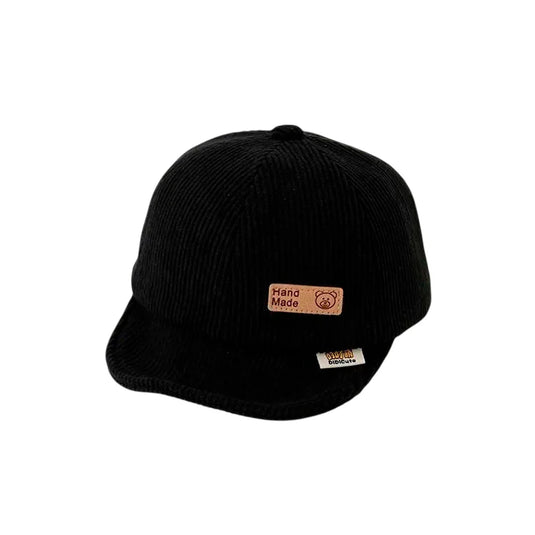 Gorra estilo tejida Hand Made Osito para bebé, con tira ajustable, hecha en material suave y resistente, colores neutros, ligera para tu bebé y fácil de transportar