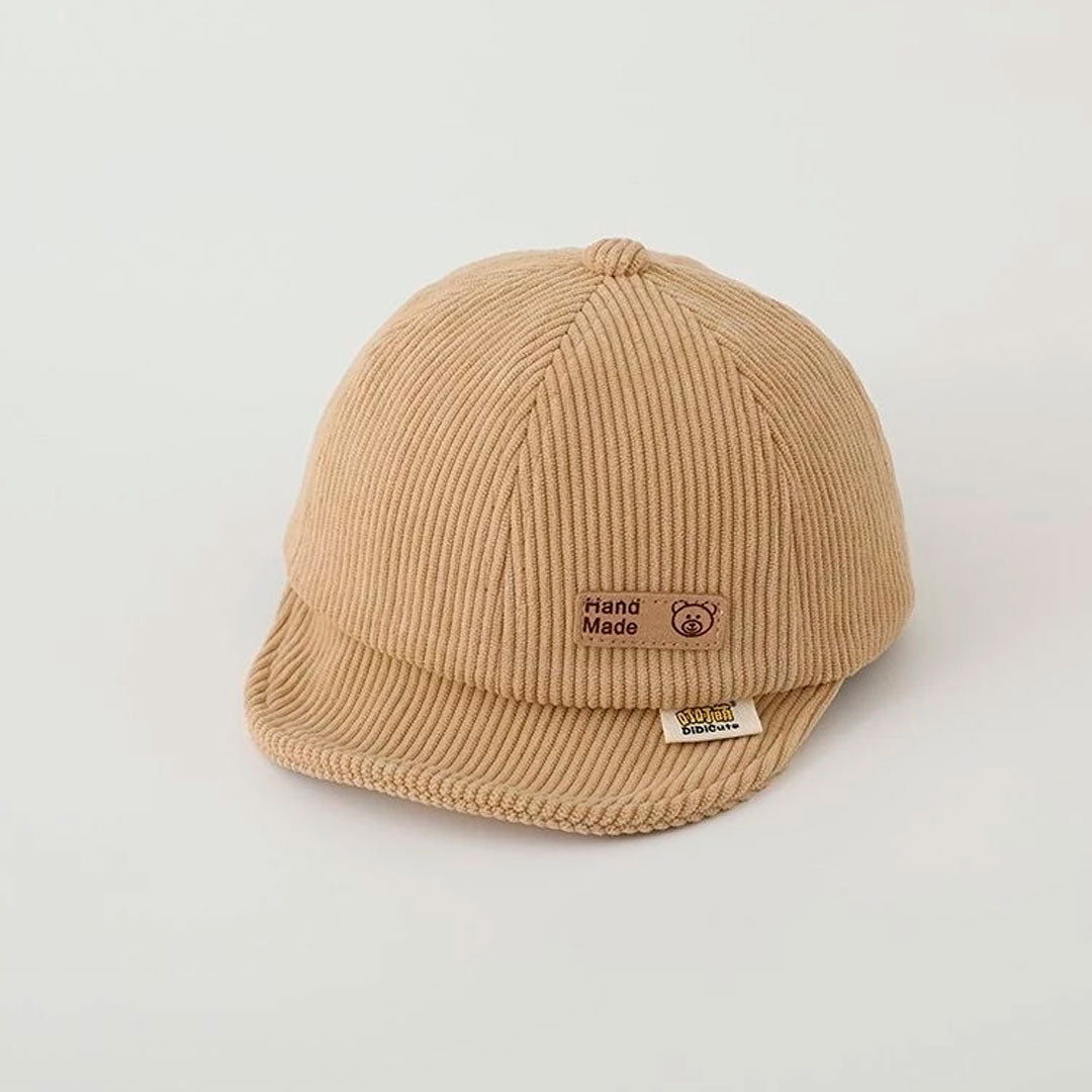 Gorra estilo tejida Hand Made Osito para bebé, con tira ajustable, hecha en material suave y resistente, colores neutros, ligera para tu bebé y fácil de transportar