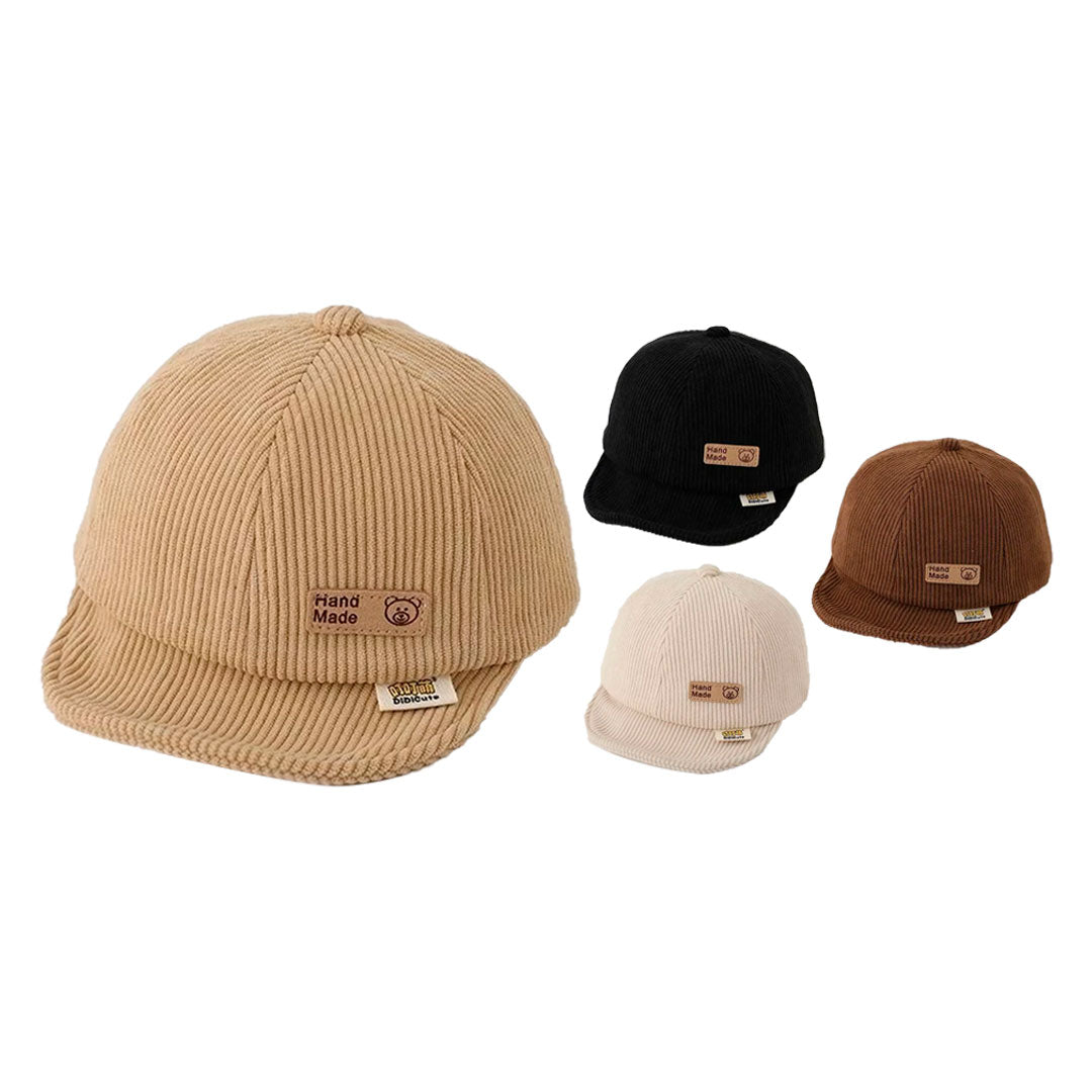 Gorra estilo tejida Hand Made Osito para bebé, con tira ajustable, hecha en material suave y resistente, colores neutros, ligera para tu bebé y fácil de transportar