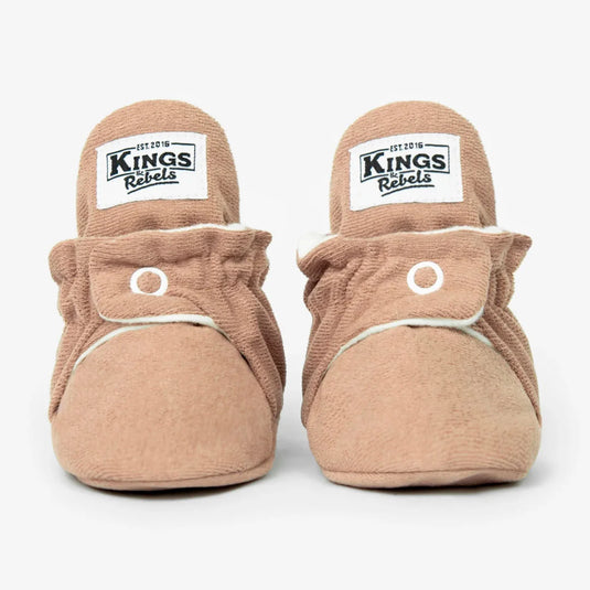 Zapatitos Gamuza Classic Café para bebé - Kings & Rebels