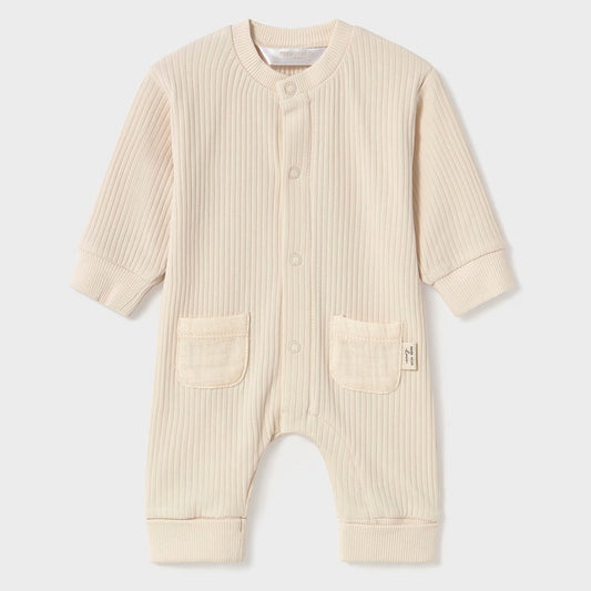 Pijama mameluco manga larga con diseño osito, ajuste por botones, con dos bolsillos, resorte de ajuste en manos y tobillos, hecha en tela cálida hipoalergénica - Mayoral