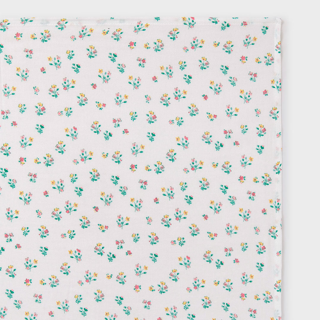 Sábana muselina en tela delicada para bebé, gasa grande con estampado de flores, hecha en material hipoalergénico - Mayoral