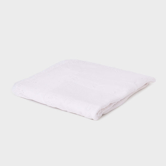 Manta tejida con borde bordado para bebé, cobija suave de material hipoalergénico, borde con detalles bordados - Mayoral
