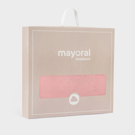 Manta tejida con borde con diseño bordado para bebé, diseño envolvente en punto suave que ofrece confort al bebé en sus momentos de descanso, de medidas de 90 cm de largo x 90 cm de ancho - Mayoral