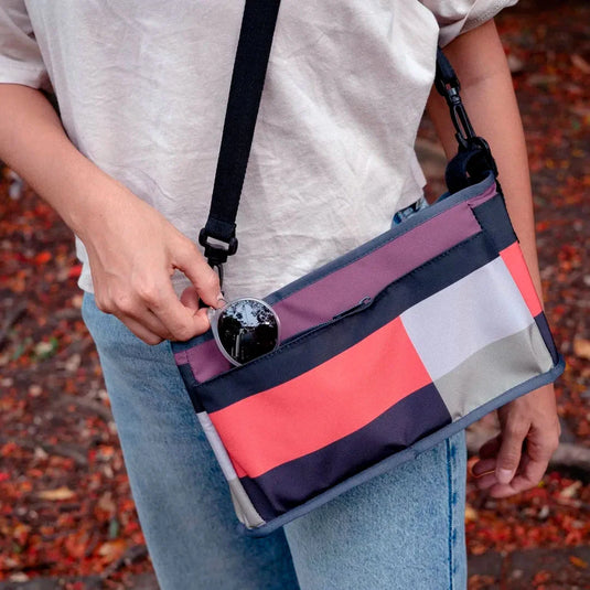 Minibolso organizador para coche hecho con lona reciclada - Anto