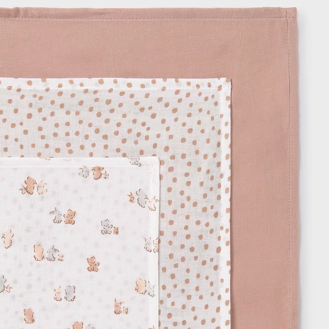 Set x3 sábanas muselinas con estampado para bebé, paquete de 3 unidades de gasas hechas en tela ligera e hipoalergénica - Mayoral