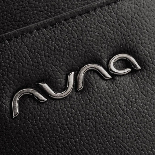 PREVENTA | Pañalera tipo mochila Nuna Essential Bag, con bolsillo cambiador, cosmetiquera y compartimento para laptop - Nuna