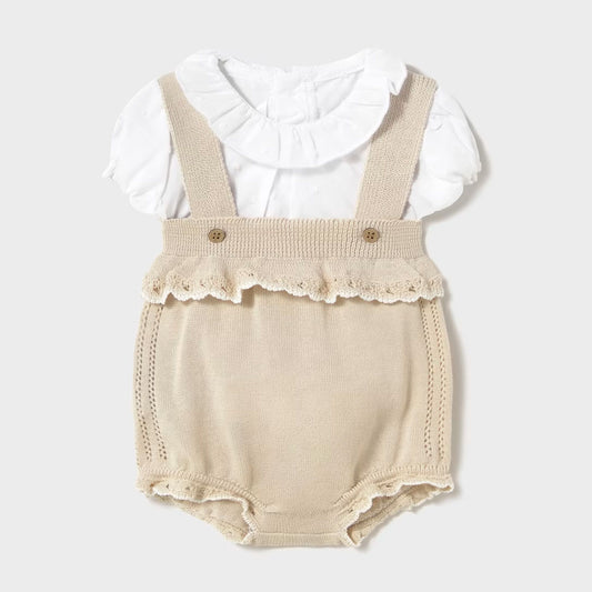 Conjunto blusa con bolero blanco Overall beige, set 2pz blusa material transpirable y Overall tejido 100% algodón suave hipoalergénico - Mayoral