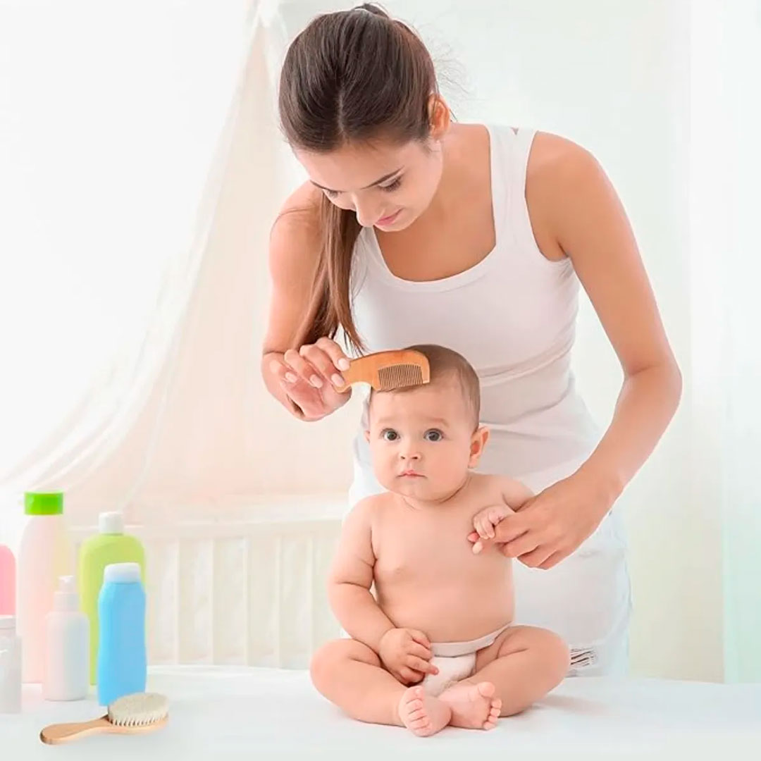 Set x2 piezas de peine y cepillo en bambú para bebé, juego para el cuidado del cabello, con mango ergonómico, hecho en madera suave - Kokibebe