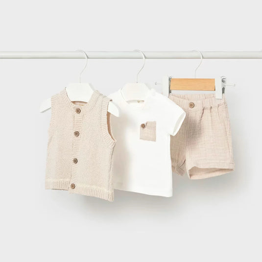 Conjunto con chaleco y shorts tejidos color café - Mayoral