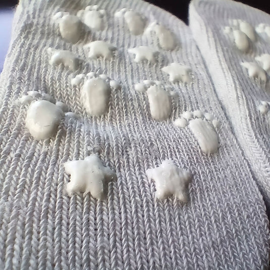 Set x3 unidades con par de medias y balacas para niña, par de calcetines a juego, con textura antideslizante en la suela, lazos de encaje para el cabello con adornos - Color & Life