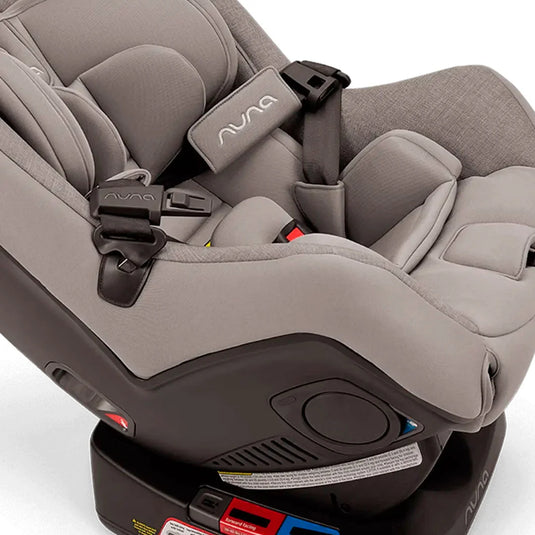 Silla de seguridad para carro RAVA, de inclinación y reposacabezas ajustables, fácil instalación, portavasos, de tela transpirable, con certificación - Nuna