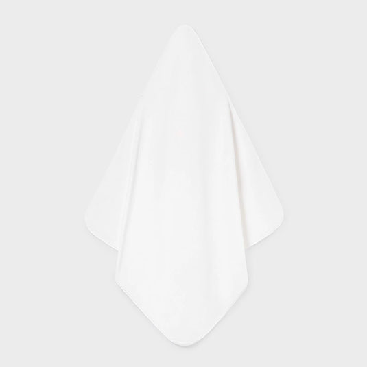 Toalla de baño blanca con capucha para bebé, con diseño bordado de florecitas en la capucha, hecha 100% en algodón, capa con diseño envolvente con la que podrás secar y abrigar a tu bebé después del baño - Mayoral