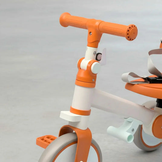 Triciclo 5 en 1 con manija de control parental, ajustes de posición, pedal extraíble, respaldo ajustable, cinturón de seguridad en tres puntos, en material resistente - Maxibaby
