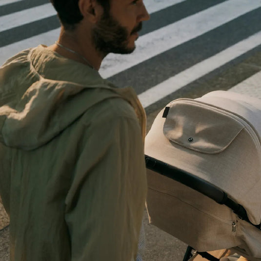 Coche paseador TRVL lx BMW Collection ultraligero, con plegado compacto con una mano, suspensión en las cuatro ruedas y neumáticos sin aire - Nuna