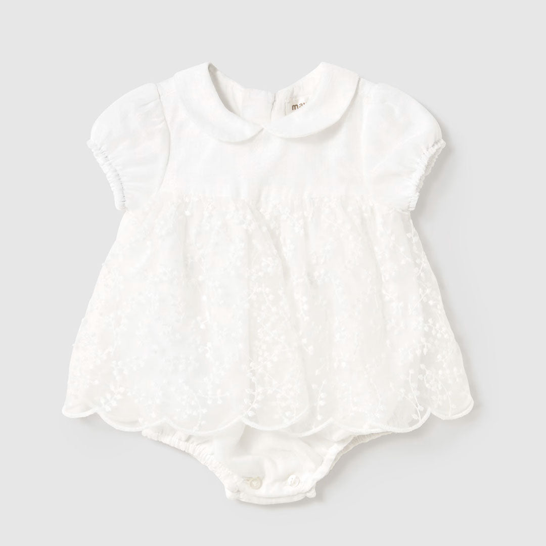 Vestido blanco con bordado para bebé, detalles bordado de flores, hecho en tela liviana y transpirable, ideal para cualquier ocasión - Mayoral