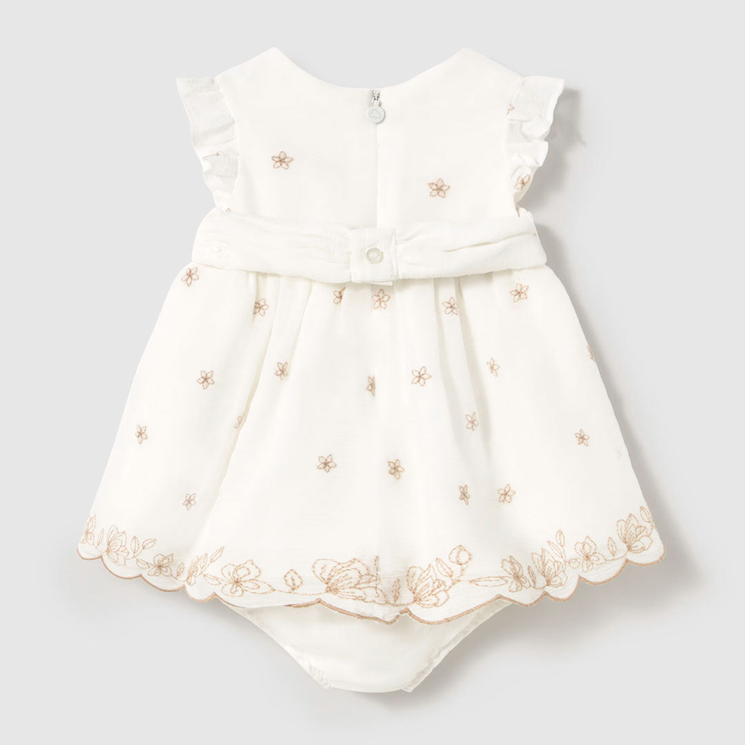 Vestido blanco con cinturón y detalles bordados, flores y detalles del bolero bordado, manga corta, en tela delicada y transpirable, cuenta con cubrepañal - Mayoral