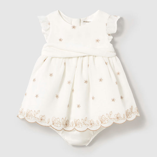 Vestido blanco con cinturón y detalles bordados, flores y detalles del bolero bordado, manga corta, en tela delicada y transpirable, cuenta con cubrepañal - Mayoral