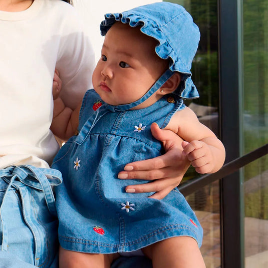 Vestido en tela denim con bordados de fresitas - Mayoral
