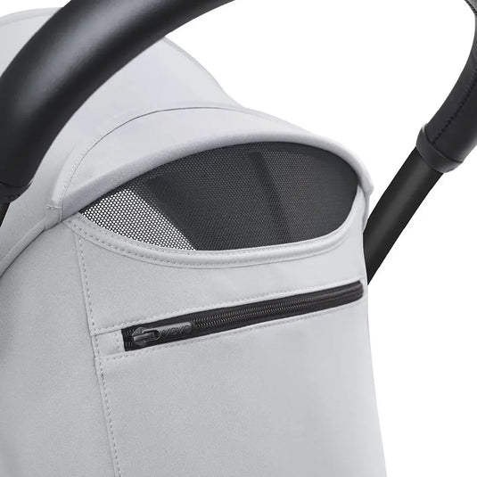 Coche de paseo Stokke YOYO3 desde los 6 meses, ultraligero y plegable en un instante, con capota anti-UV y arnés de 5 puntos, hasta los 4 años - Stokke