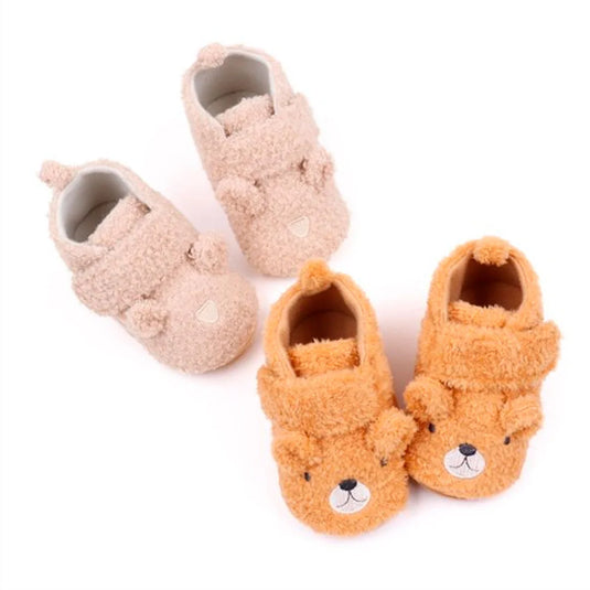 Zapatos cálidos ovejeros con diseño de osito para bebé, con suela antideslizante, hechos en material resistente e hipoalergénico, cómodo cierre ajustable en velcro