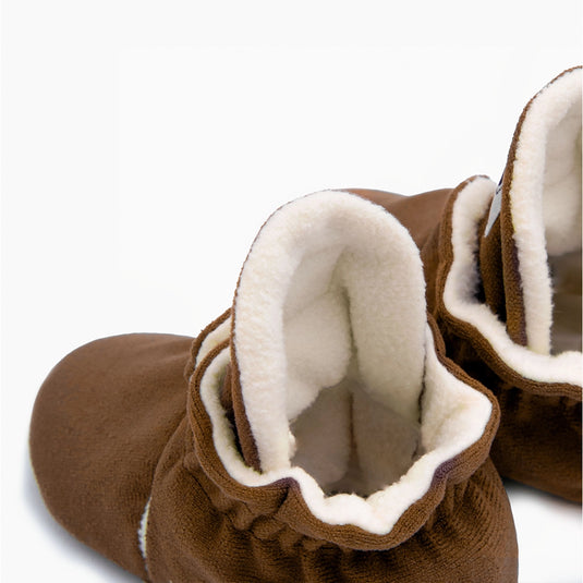 Zapatitos gamuza Cozy World - Edición Limitada, color Cinnamon - Kings & Rebels