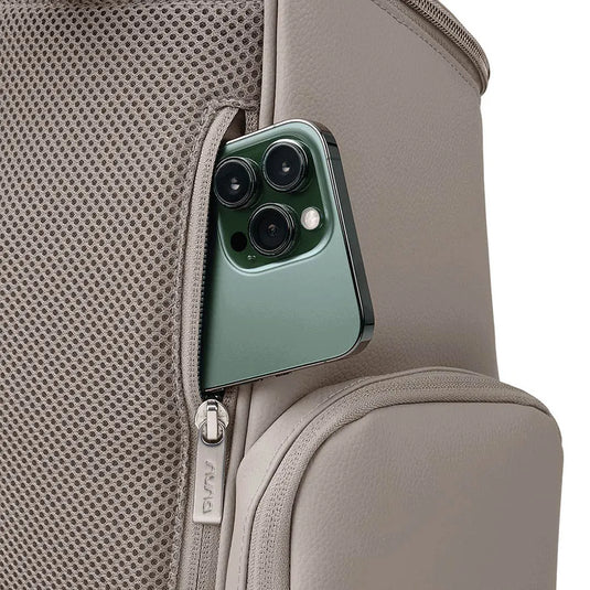 PREVENTA | Pañalera tipo mochila Nuna Essential Bag, con bolsillo cambiador, cosmetiquera y compartimento para laptop - Nuna