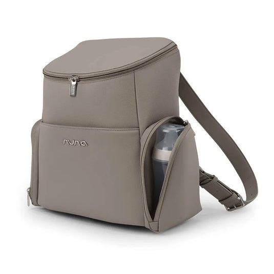 PREVENTA | Pañalera tipo mochila Nuna Essential Bag, con bolsillo cambiador, cosmetiquera y compartimento para laptop - Nuna