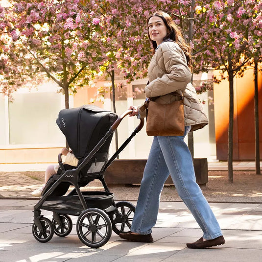 Coche paseador TRIV™ lx convertible en travel system, con asiento reversible, suspensión en todas las ruedas y plegado con una mano, de recién nacido hasta 22 kg - Nuna