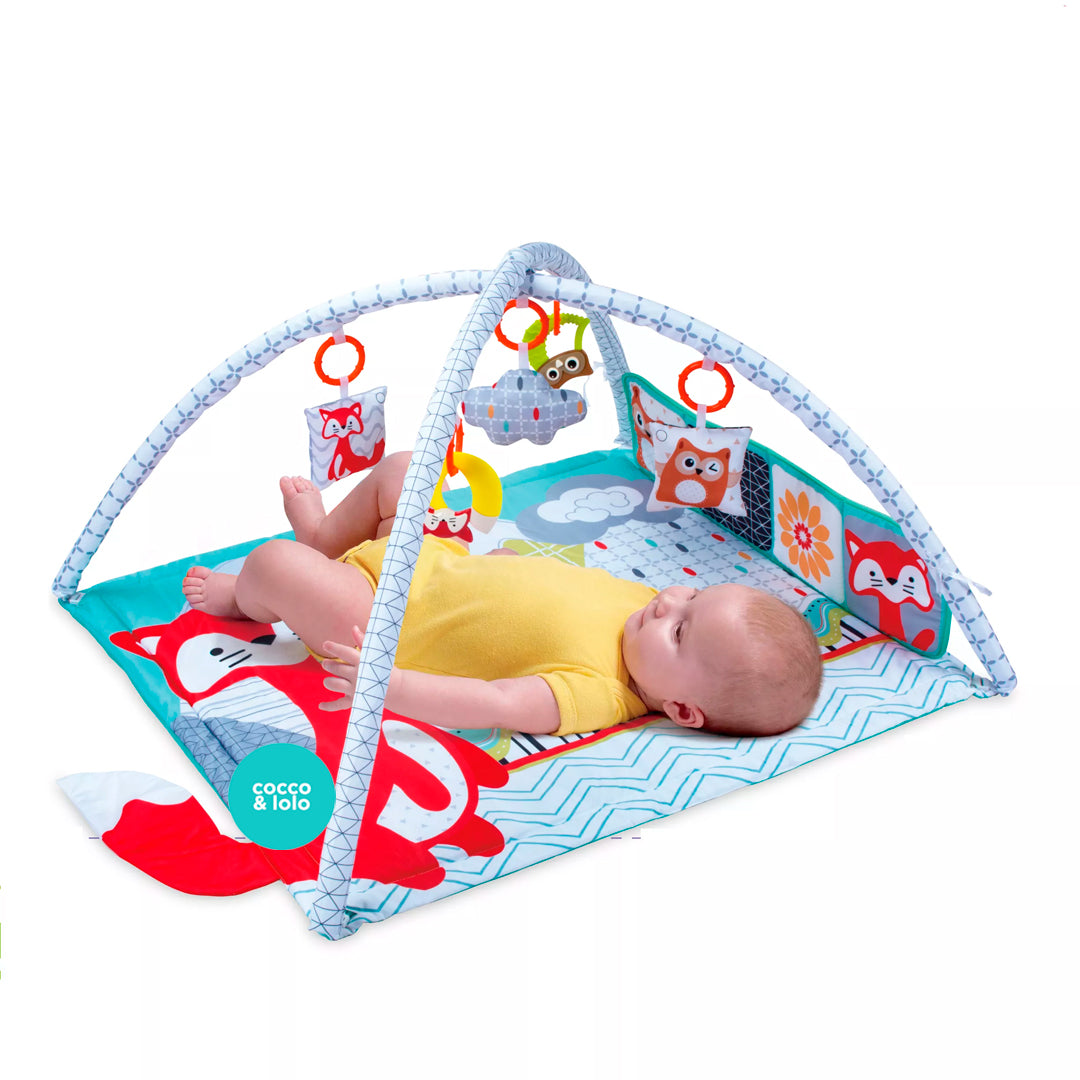 Gimnasio de entretención y estimulación para bebé, con móviles en tela suave, acolchado y diseño de zorro