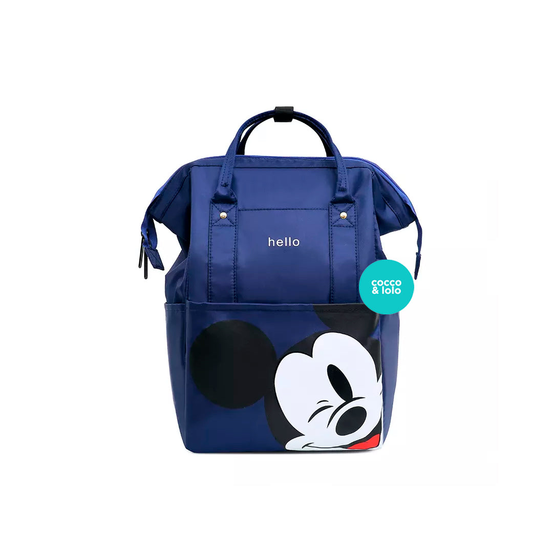 Pañalera tipo morral, con cargaderas ajustables y diseño de Mickey Mouse